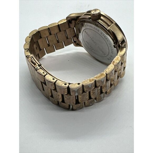 Michael Kors Runway MK5661 Women\'s Gold Stainless Steel Analog Dial Watch JNA797